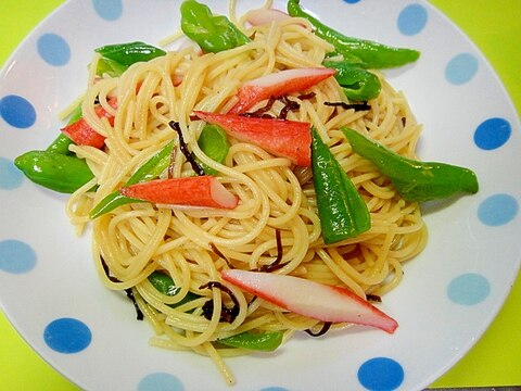 万願寺唐辛子とカニカマ塩昆布のパスタ